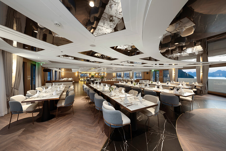 Capella Cruise - The best of Hạ Long