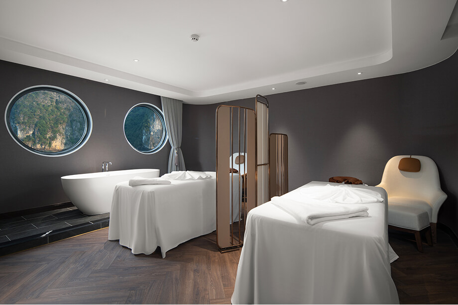 Grand Pioneers Cruise I - The best of Hạ Long