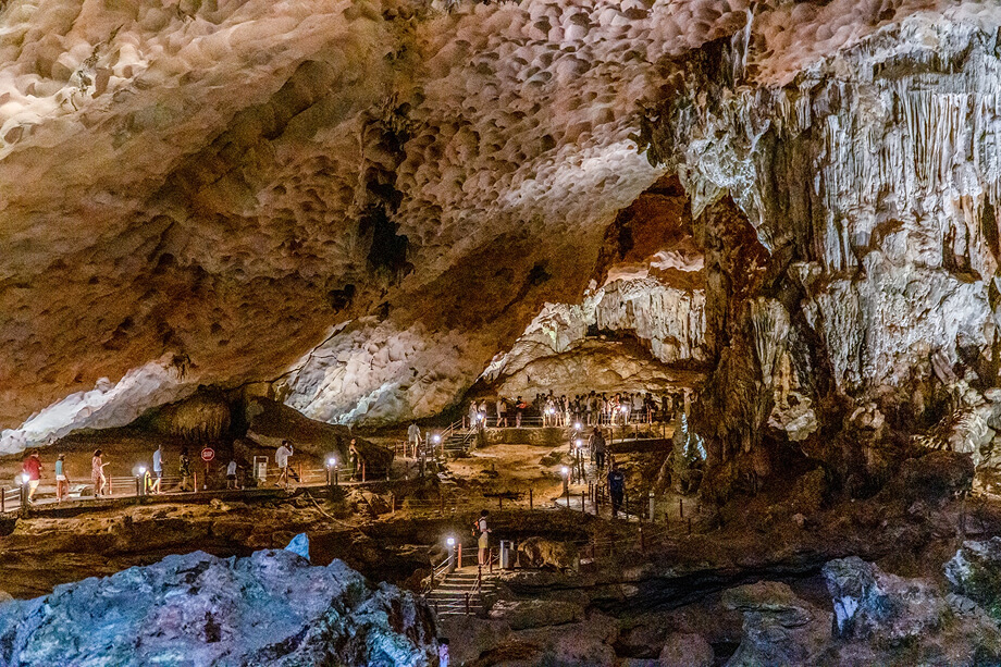 Grand Pioneers Cruise I - The best of Hạ Long
